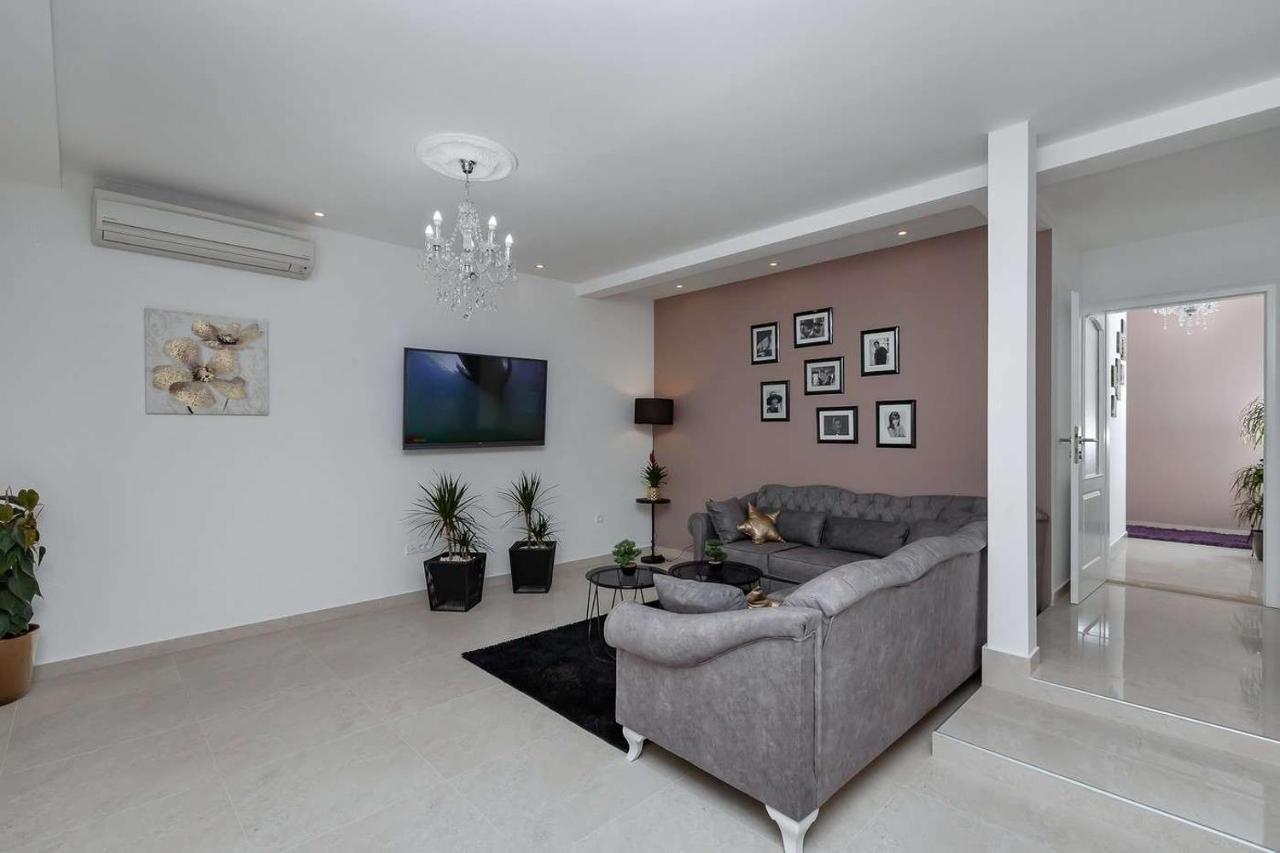 Luxurious Apartment Nino Makarska Extérieur photo